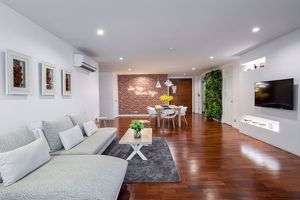 รูปภาพ 4 bed Condo in Benviar Tonson Residence Lumphini Sub District C09680