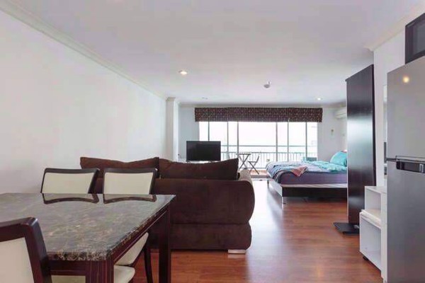 รูปภาพ Studio bed Condo in Grand Park View Khlong Toei Nuea Sub District C09730