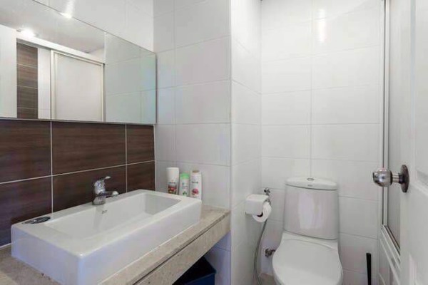 รูปภาพ Studio bed Condo in Grand Park View Khlong Toei Nuea Sub District C09730