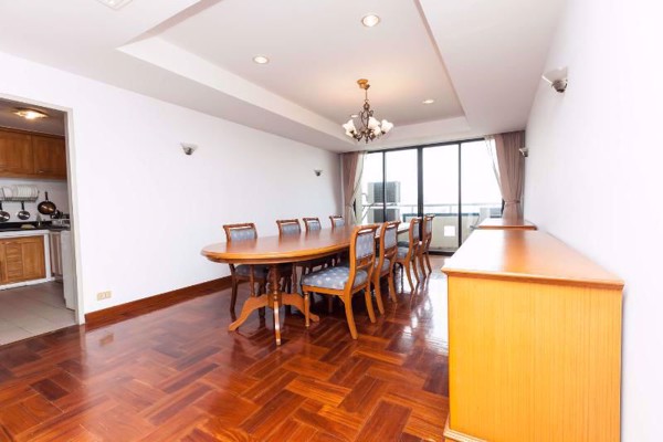 Picture of 4 bed Condo in Las Colinas Khlong Toei Nuea Sub District C09763