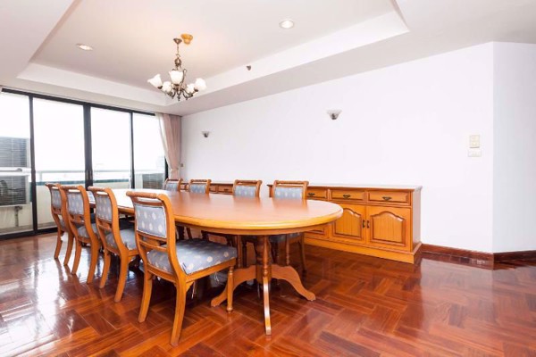 Picture of 4 bed Condo in Las Colinas Khlong Toei Nuea Sub District C09763