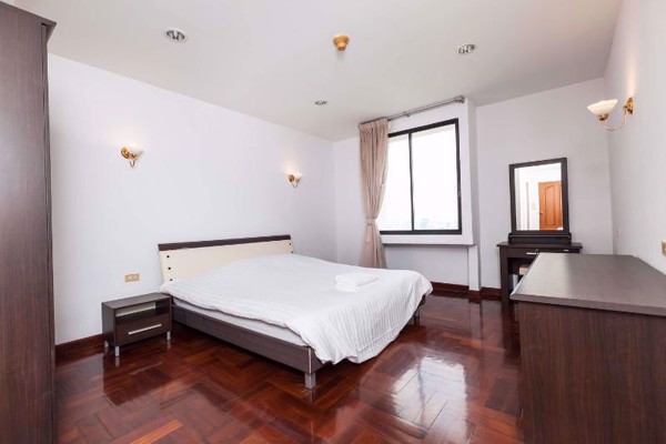 Picture of 4 bed Condo in Las Colinas Khlong Toei Nuea Sub District C09763