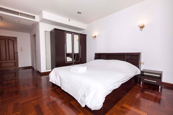 Picture of 4 bed Condo in Las Colinas Khlong Toei Nuea Sub District C09763