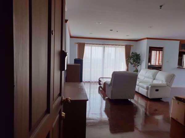 Picture of 3 bed Condo in Top View Tower Khlong Tan Nuea Sub District C09772