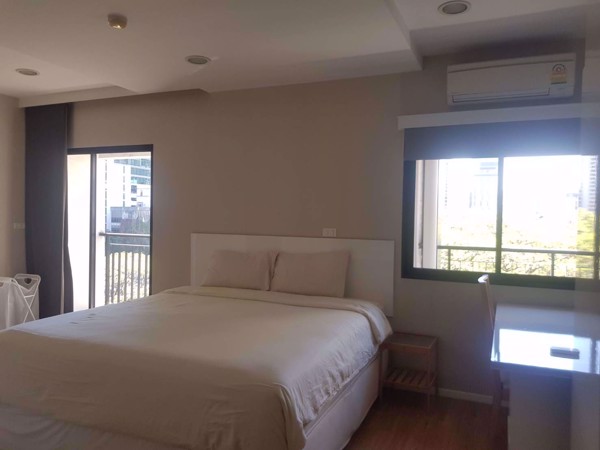 รูปภาพ 2 bed Condo in Renova Residence Chidlom Lumphini Sub District C09773