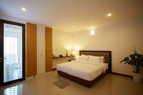 รูปภาพ 3 bed Condo in Thavee Yindee Residence Khlong Tan Nuea Sub District C09852