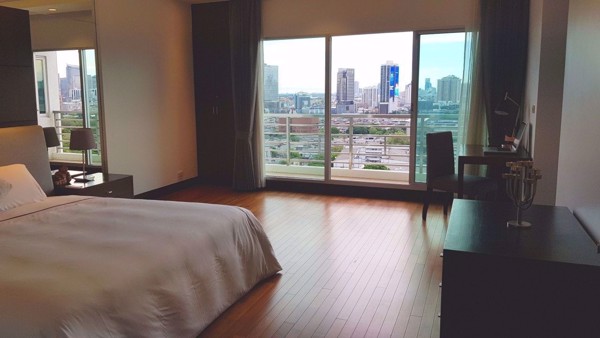 Picture of 3 bed Condo in Royal Residence Park Lumphini Sub District C10089