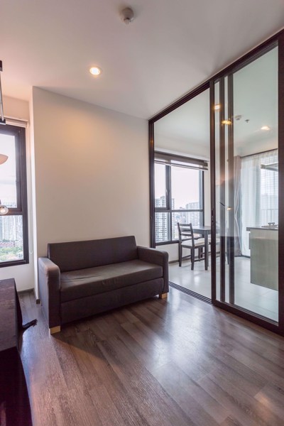 Picture of 1 bed Condo in The Base Park East Sukhumvit 77 Phrakhanongnuea Sub District C10128