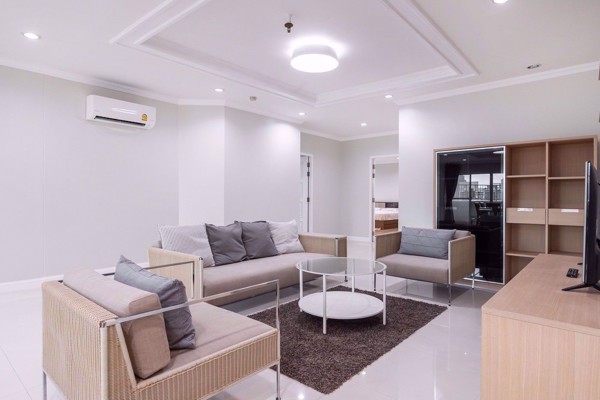 รูปภาพ 3 bed Condo in Fifty Fifth Tower Khlong Tan Nuea Sub District C10153