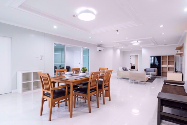 รูปภาพ 3 bed Condo in Fifty Fifth Tower Khlong Tan Nuea Sub District C10153