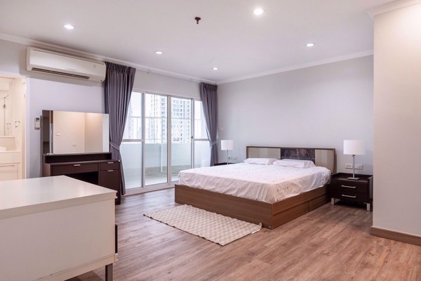 รูปภาพ 3 bed Condo in Fifty Fifth Tower Khlong Tan Nuea Sub District C10153