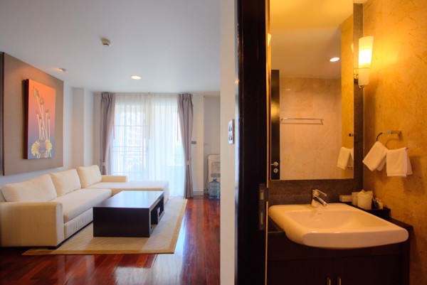 รูปภาพ 2 bed Condo in Mona Suite Khlong Toei Nuea Sub District C10182