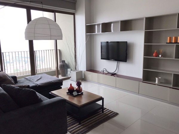 Picture of 1 bed Condo in The Emporio Place Khlongtan Sub District C10269