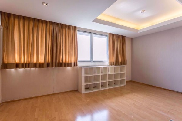 Picture of 3 bed Condo in Tai Ping Towers Khlong Tan Nuea Sub District C10398