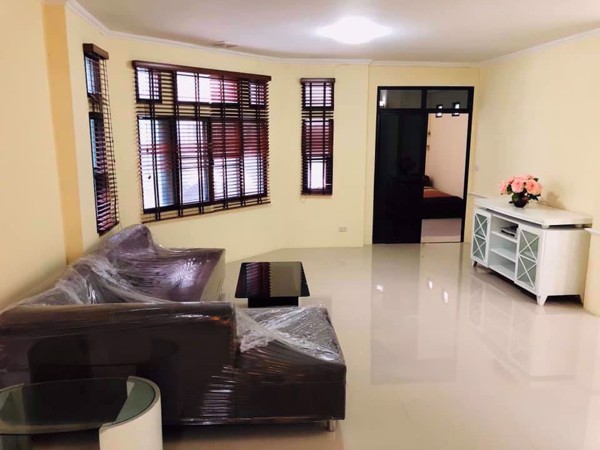 Picture of 4 bed House in Moo Baan Chicha Castle  Khlong Toei Nuea Sub District H10415