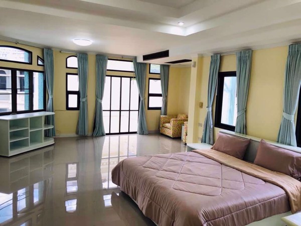 Picture of 4 bed House in Moo Baan Chicha Castle  Khlong Toei Nuea Sub District H10415