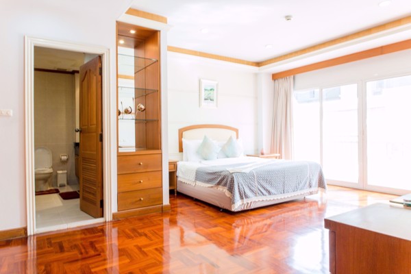 Picture of 2 bed Condo in Chaidee Mansion Khlong Toei Nuea Sub District C10453