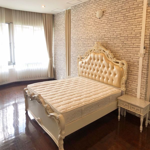 Picture of 3 bed Condo in L.T. Court Apartment Khlongtan Sub District C10480