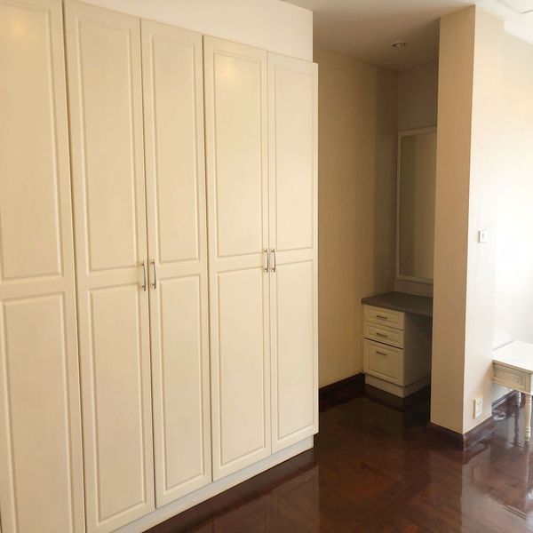 Picture of 3 bed Condo in L.T. Court Apartment Khlongtan Sub District C10480