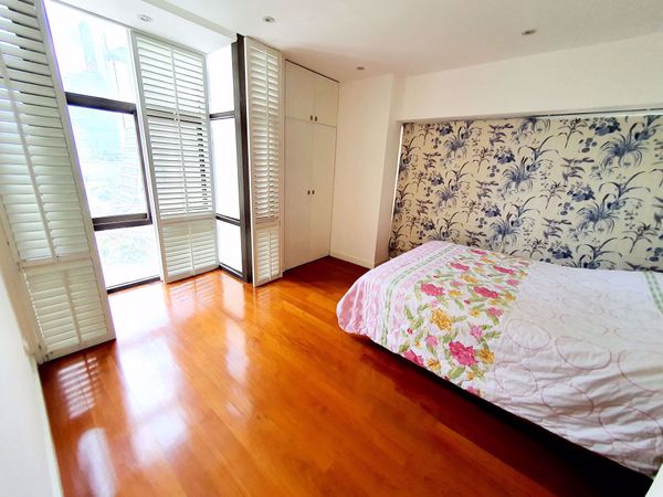 รูปภาพ 3 bed Condo in Sithakarn Condominium Lumphini Sub District C10512