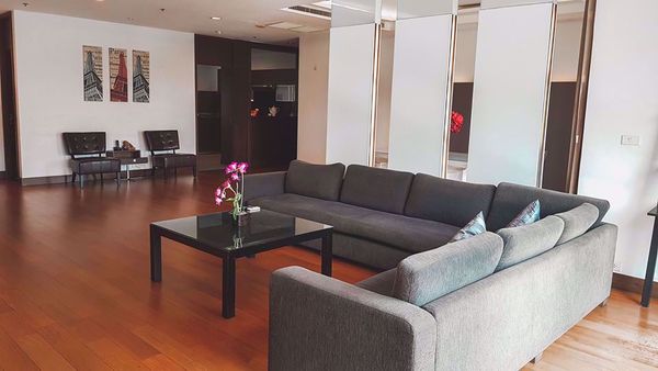 Picture of 4 bed Condo in Royal Residence Park Lumphini Sub District C10543