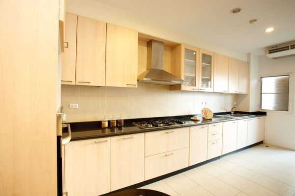 Picture of 3 bed Condo in Chaidee Mansion Khlong Toei Nuea Sub District C10546