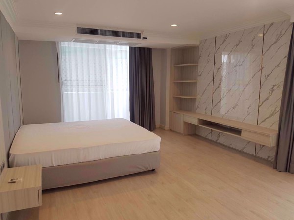 รูปภาพ 4 bed Condo in Raj Mansion Khlongtoei Sub District C07377