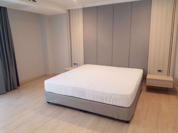 รูปภาพ 4 bed Condo in Raj Mansion Khlongtoei Sub District C07377