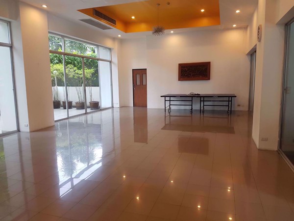 รูปภาพ 4 bed Condo in Raj Mansion Khlongtoei Sub District C07377