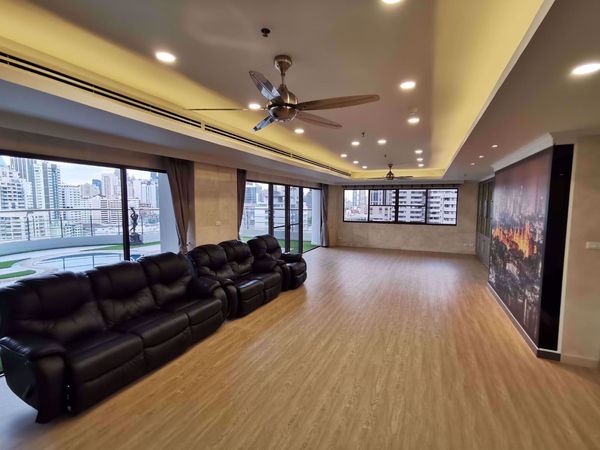 รูปภาพ 3 bed Duplex in Le Raffine Sukhumvit 24 Khlongtan Sub District D10508