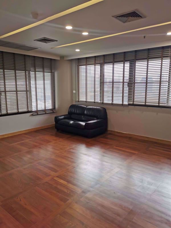 รูปภาพ 3 bed Duplex in Le Raffine Sukhumvit 24 Khlongtan Sub District D10508