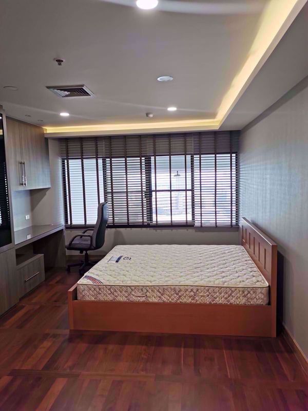 รูปภาพ 3 bed Duplex in Le Raffine Sukhumvit 24 Khlongtan Sub District D10508