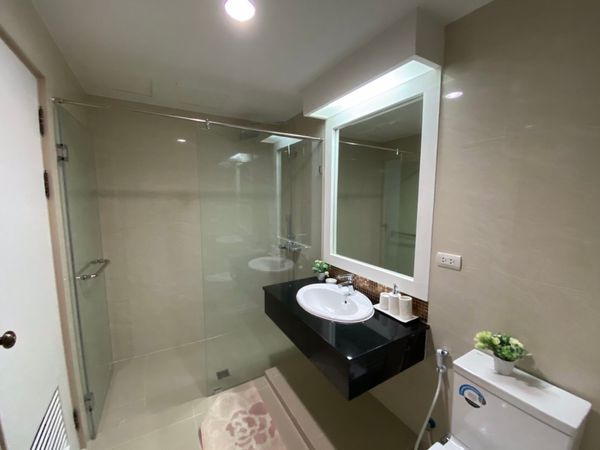 Picture of 3 bed Condo in GP Grande Tower Khlong Toei Nuea Sub District C10632