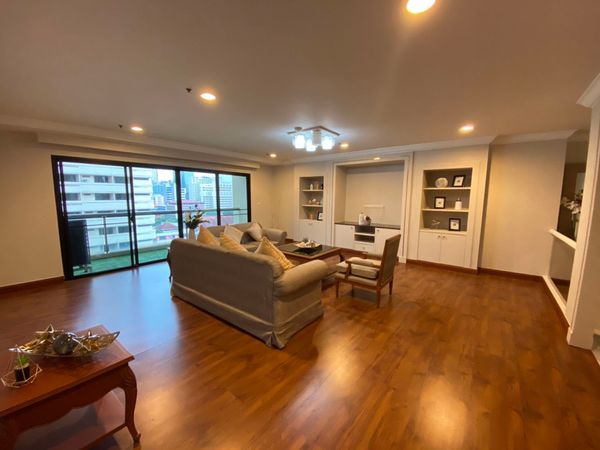 Picture of 3 bed Condo in GP Grande Tower Khlong Toei Nuea Sub District C10632