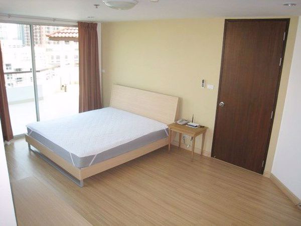 Picture of 2 bed Condo in P.W.T. Mansion Khlongtoei Sub District C10656