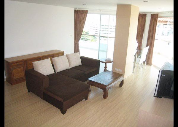 รูปภาพ 2 bed Condo in P.W.T. Mansion Khlongtoei Sub District C10657