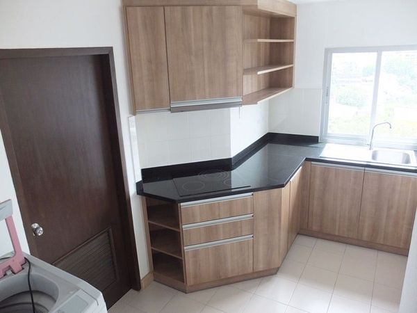 รูปภาพ 2 bed Duplex in P.W.T. Mansion Khlongtoei Sub District C10659