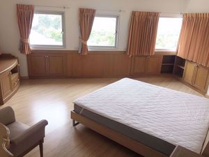 Picture of 3 bed Condo in P.W.T. Mansion Khlongtoei Sub District C10662