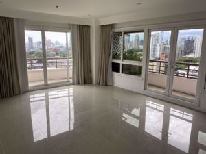 Picture of 3 bed Duplex in Baan Ploenchit Lumphini Sub District D10667