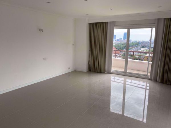 รูปภาพ 3 bed Duplex in Baan Ploenchit Lumphini Sub District D10667