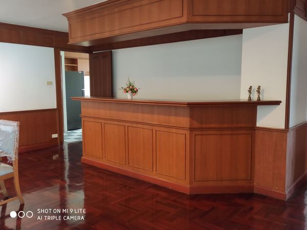 รูปภาพ 3 bed Condo in Le Chateau Mansion Khlong Tan Nuea Sub District C10696