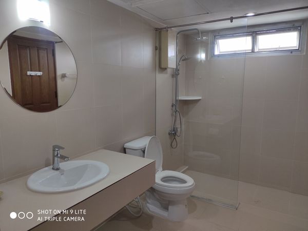 รูปภาพ 3 bed Condo in Le Chateau Mansion Khlong Tan Nuea Sub District C10696