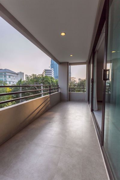 Picture of 3 bed Condo in Vanida Apartment Ekkamai Khlong Tan Nuea Sub District C10706