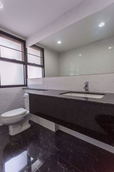 Picture of 3 bed Condo in Vanida Apartment Ekkamai Khlong Tan Nuea Sub District C10706