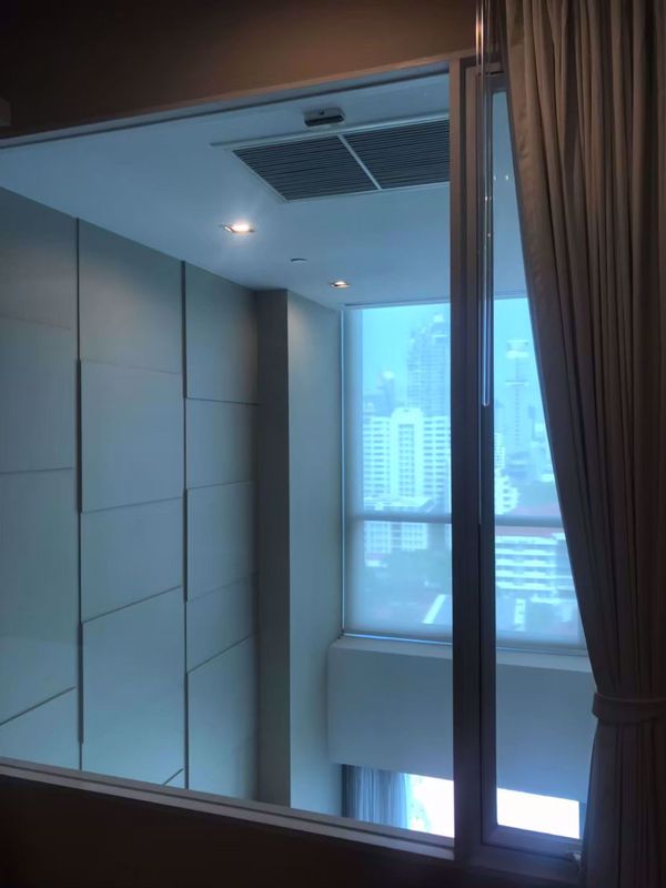 รูปภาพ 1 bed Duplex in The Room Sukhumvit 21 Khlong Toei Nuea Sub District D10670