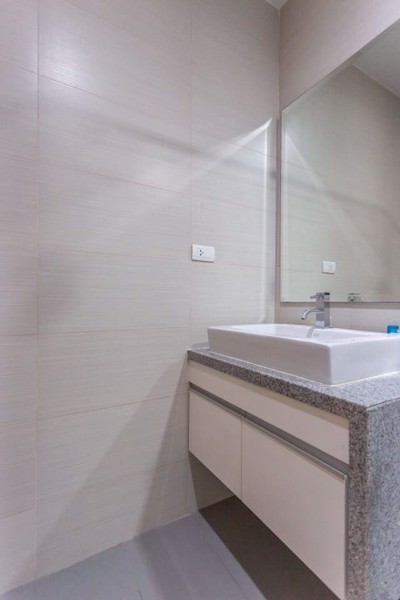 รูปภาพ 3 bed Condo in Millennium Residence Khlongtoei Sub District C10875