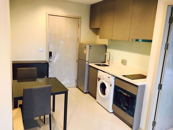 รูปภาพ 1 bed Condo in Rhythm Sukhumvit 36-38 Phra Khanong Sub District C10869