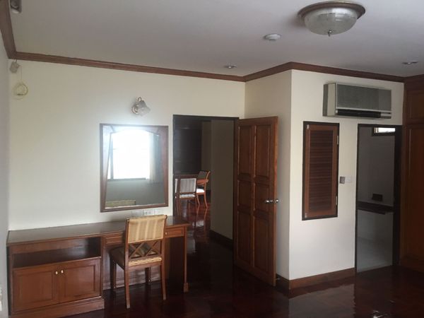 รูปภาพ 4 bed Condo in Sriratana Mansion 2 Khlong Toei Nuea Sub District C10879