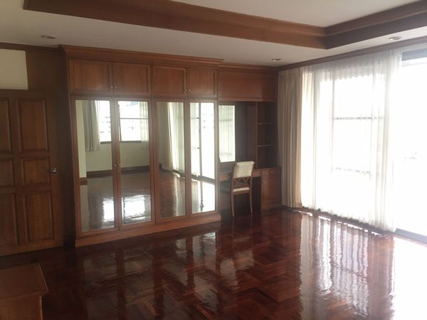 รูปภาพ 4 bed Condo in Sriratana Mansion 2 Khlong Toei Nuea Sub District C10879