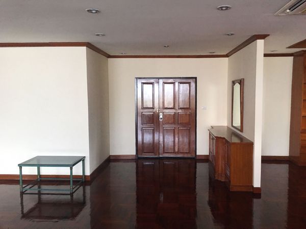 รูปภาพ 4 bed Condo in Sriratana Mansion 2 Khlong Toei Nuea Sub District C10879